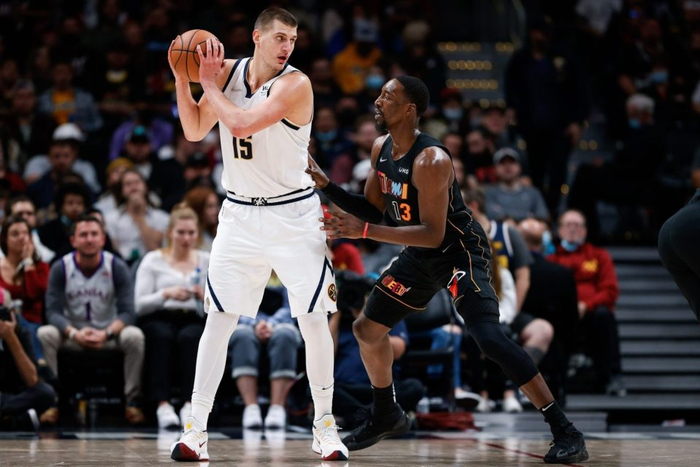 阿德巴约单场83分引爆热议，防守全能成热火核心